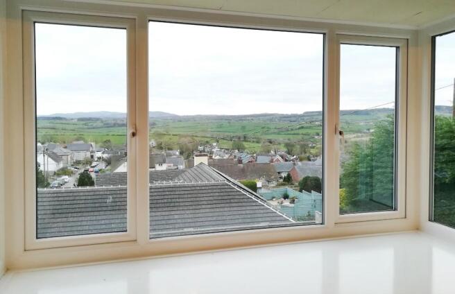 Lounge Bay Window