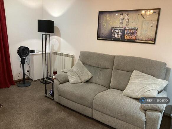 Living/Dining Room (2)