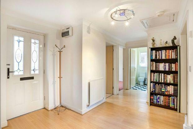 LARGE OPEN PLAN HALL