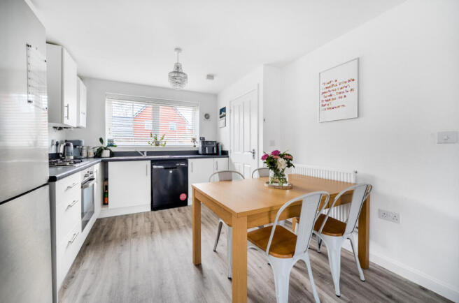 1410947-14-698c4a...