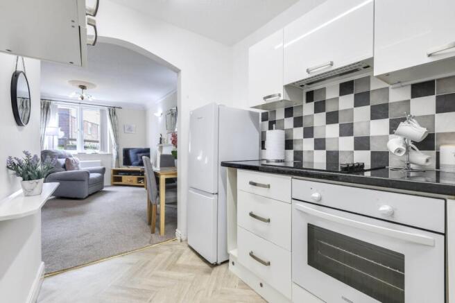 1 bed Flat for sale Image 4