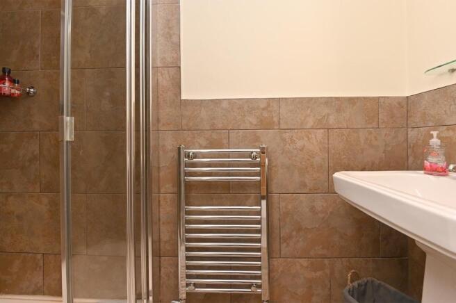BEDROOM ONE SHOWER ROOM.jpg