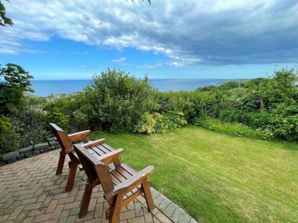 4 bed House for sale Image 7