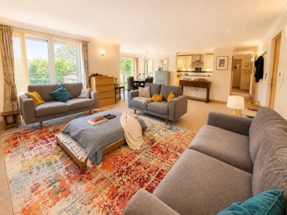 2 bed Ground Flat for sale Image 6