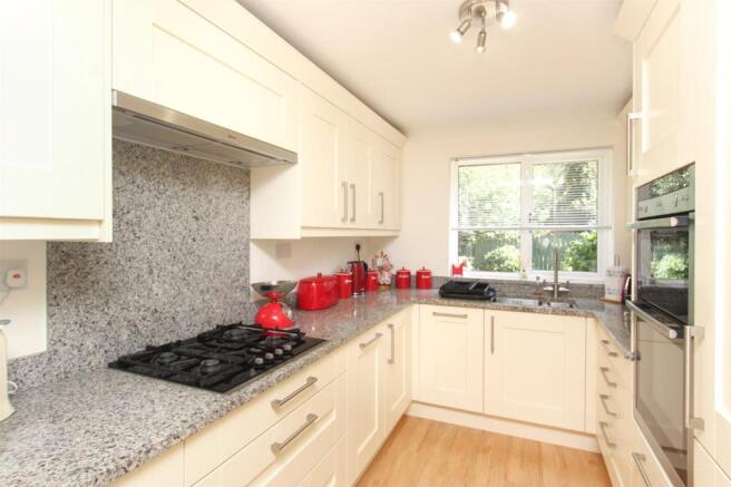 03 Kitchen
