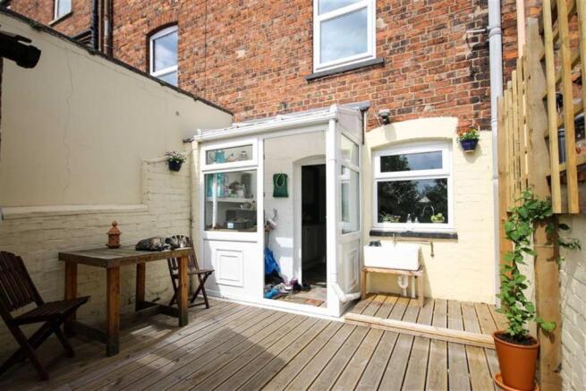 Garden & Outbuilding