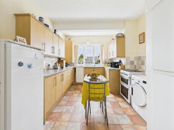 3 bed Flat for sale Image 5