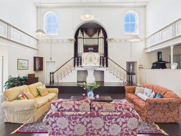 OPEN PLAN LIVING SPACE