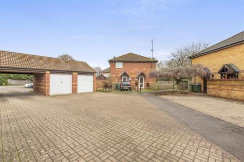 The Pastures, Coppice, Aylesbury (no Chain)