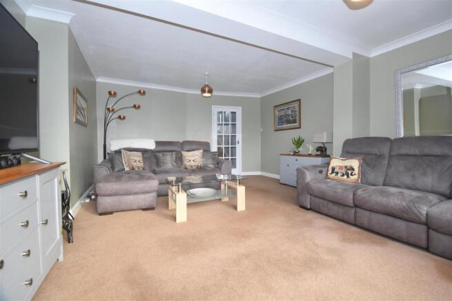 lounge3.JPG