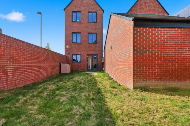 House in North East Derbyshire, Wingerworth - View 4