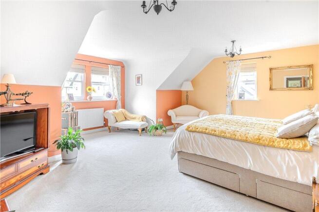 2 bed Penthouse for sale Image 4