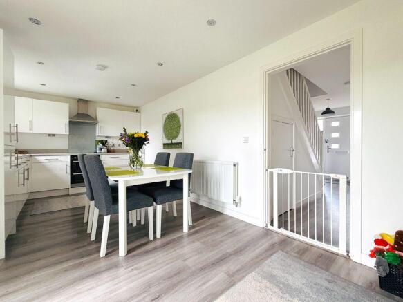 5 bed Detached for sale Image 11