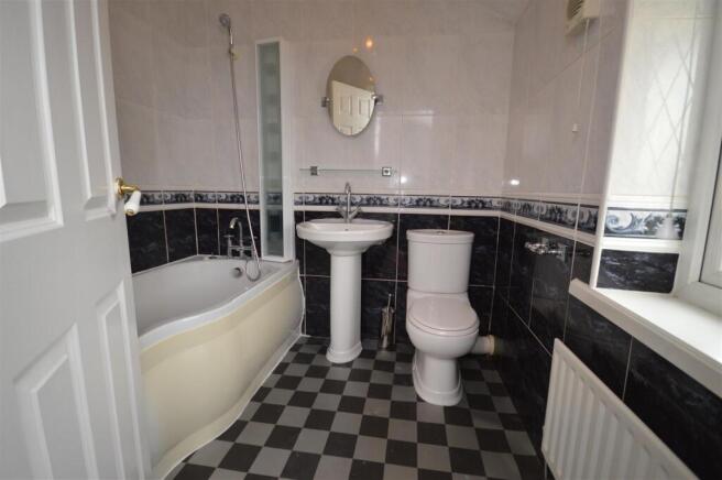 3 bed Terraced for sale Image 11