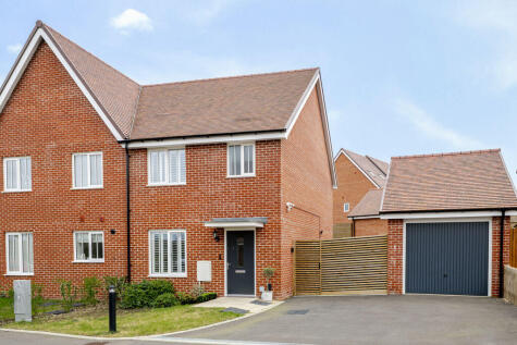 Longhorn Close, Ridgewood, Uckfield