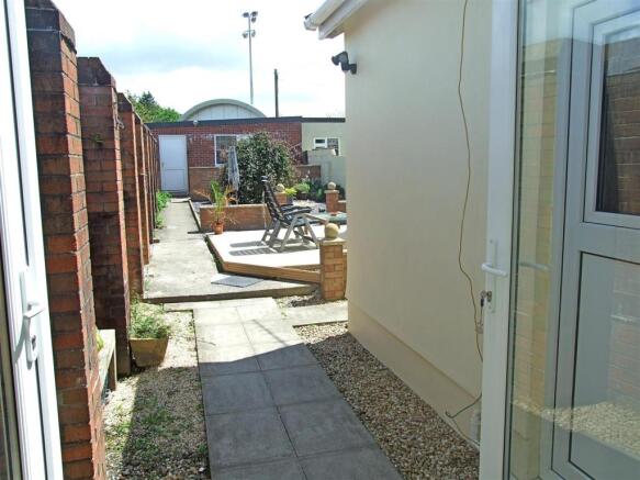 EXTERNAL-REAR PHOTO 