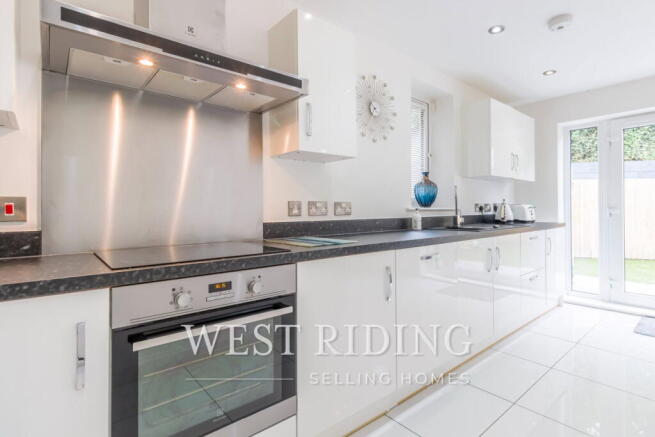 4 bed Semi-Detached for sale Image 9