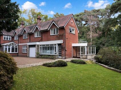 Beach Road, Branksome Park, Poole, BH13