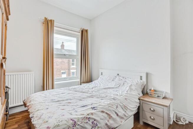 3 bed Terraced for sale Image 6
