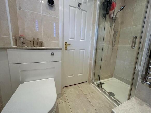 13_Ensuite 1