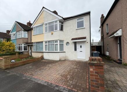 Sunningdale Avenue, Hanworth, Feltham, TW13
