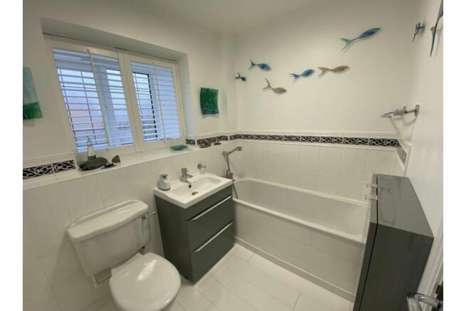 Family Bathroom 