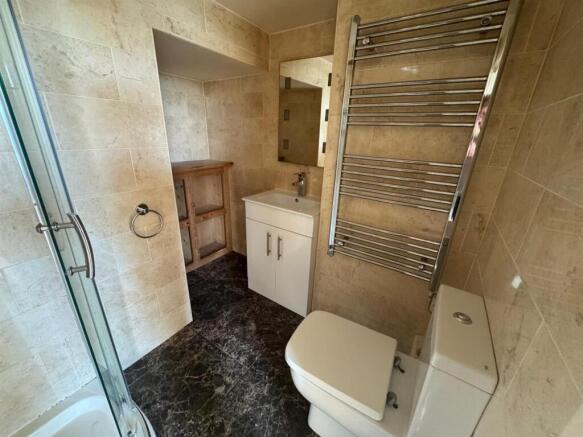 1 bed Apartment to rent Image 12
