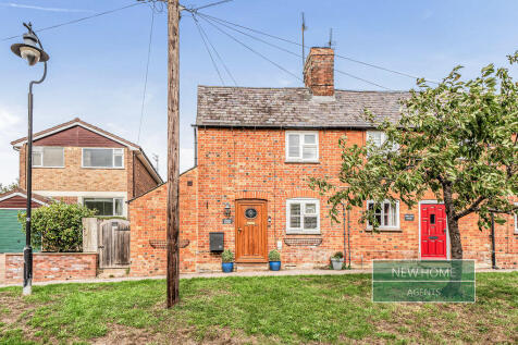 Main Street, Gawcott, Buckingham, MK18 4HZ