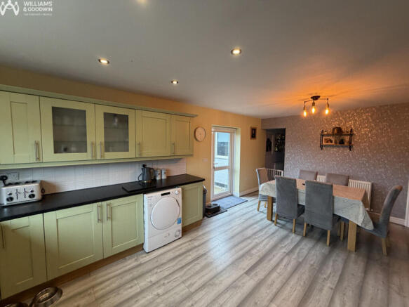 Tyn Rhos, Gaerwen, Anglesey, LL60 photo 4