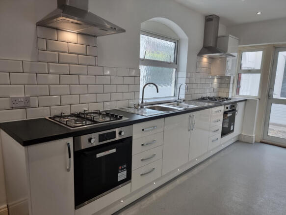 1 bed terraced house to rent Waverley Road, South