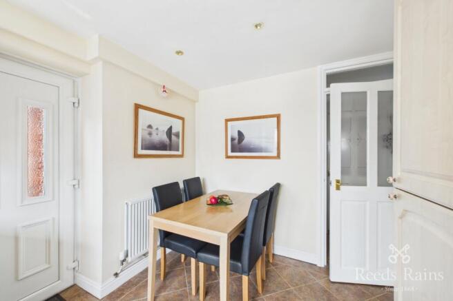 2 bed Semi-Detached for sale Image 12