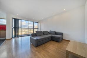 401, 20 Crown Place Apartments, Varcoe Road, London SE16 3AD