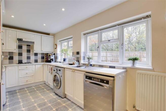 KITCHEN/BREAKFAST ROOM