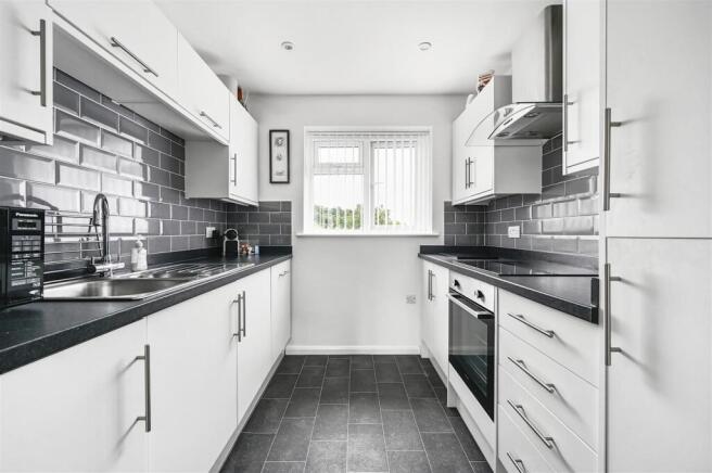 12 CHICHESTER COURT (12).jpg