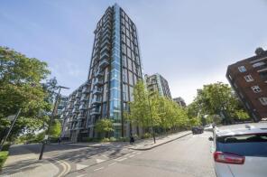 Flat 74, 18 Kingly Building, Woodberry Down, Hackney, London N4 2GQ