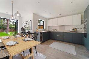 10, Lambert Place, Thames Ditton KT7 0GL