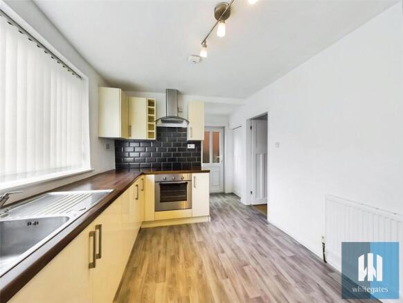 3 bed Semi-Detached for sale Image 4