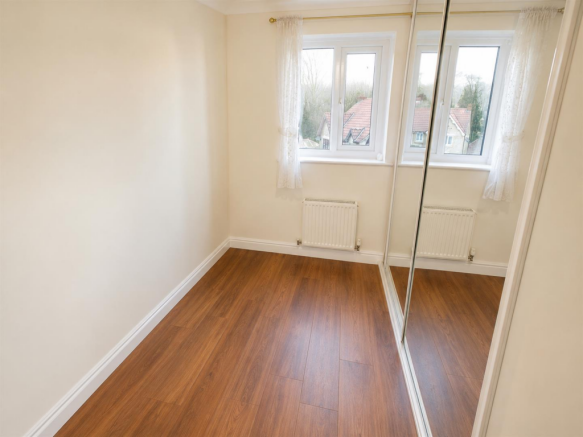 4 bed Semi-Detached for sale Image 8