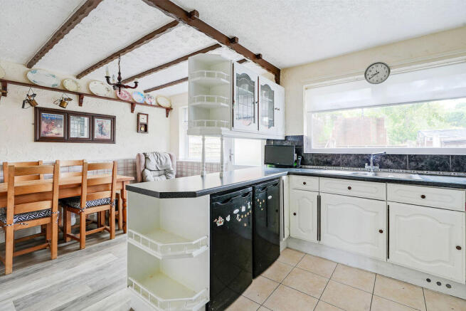 3 bed Terraced for sale Image 4