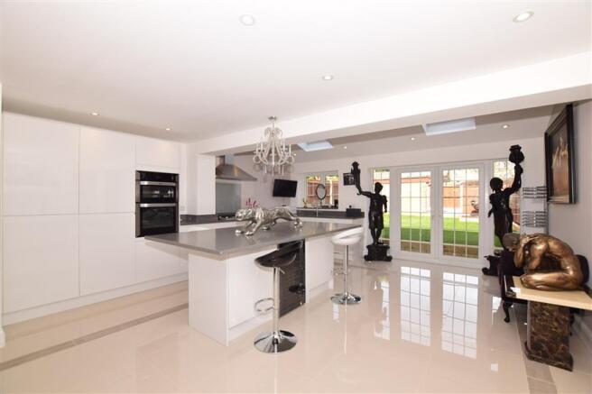 Kitchen/Breakfast Area
