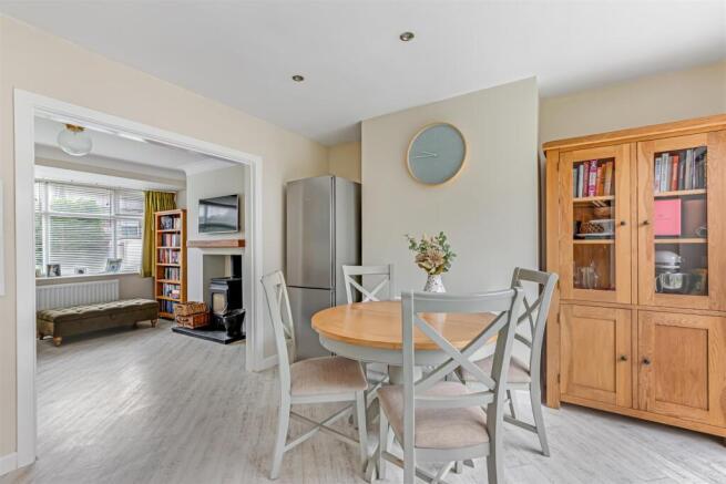 3 bed Semi-Detached for sale Image 8