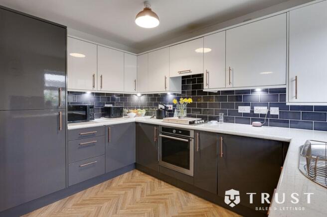 3 bed Terraced for sale Image 6