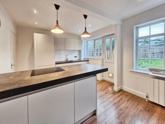 120e05fc-10000628...