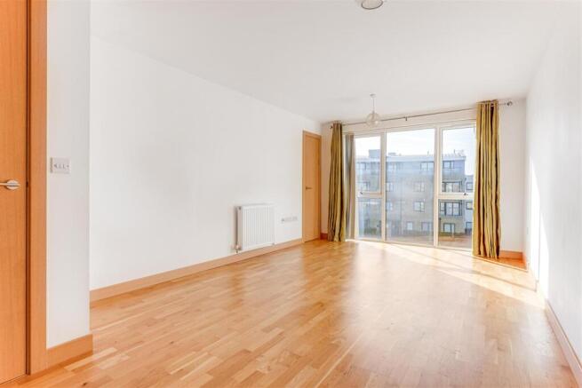 125 Smeaton Court-9.jpg