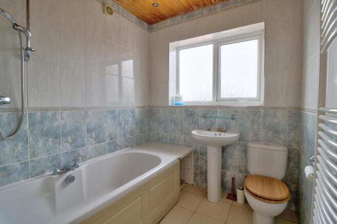 Bathroom 1.1