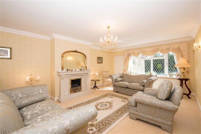 IMPRESSIVE LOUNGE