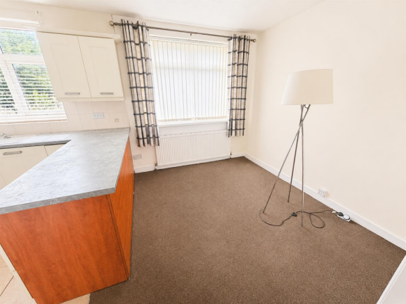 3 bed Not Specified for sale Image 4
