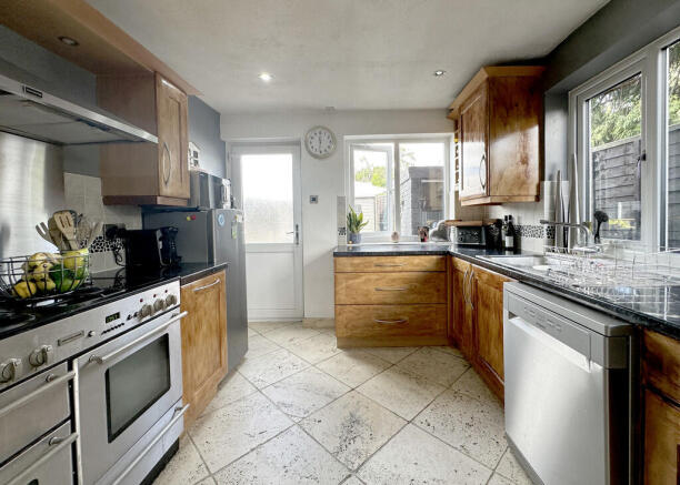 Digby Drive, Marston Green photo 4