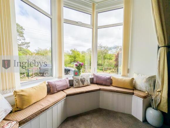 5 bed House for sale Image 5