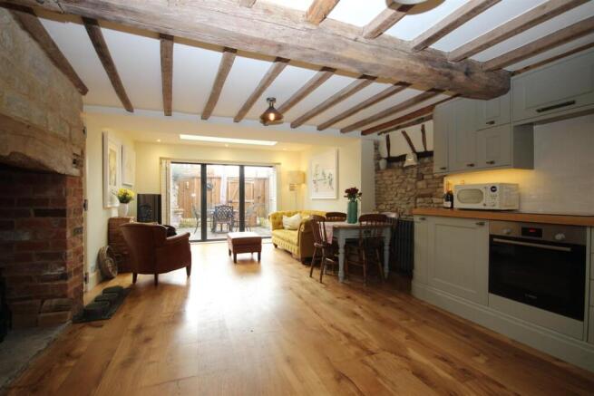 LOUNGE/DINER/KITCHEN